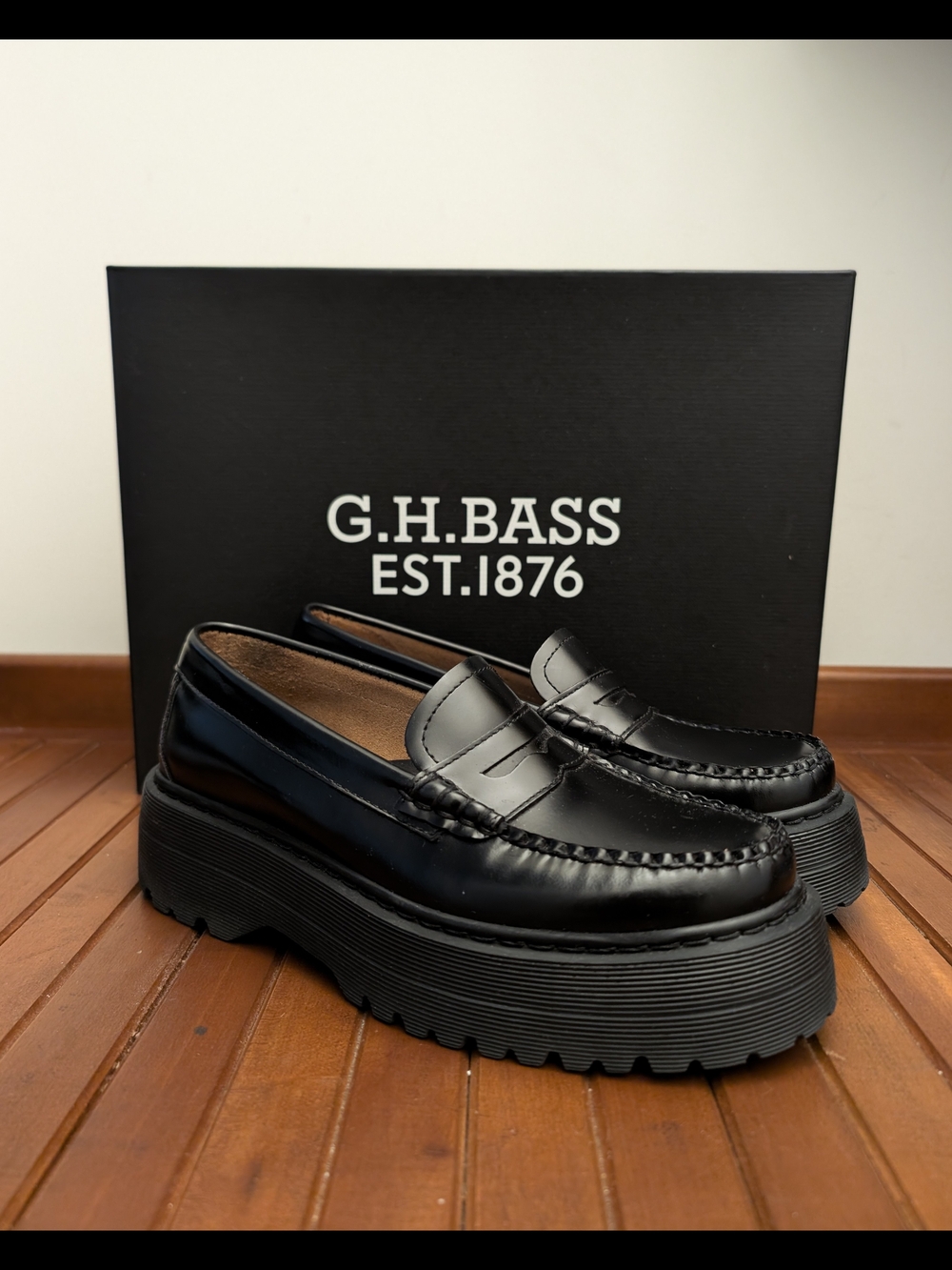 G.H. Bass Whitney Platform Penny Loafer Sz 7.5